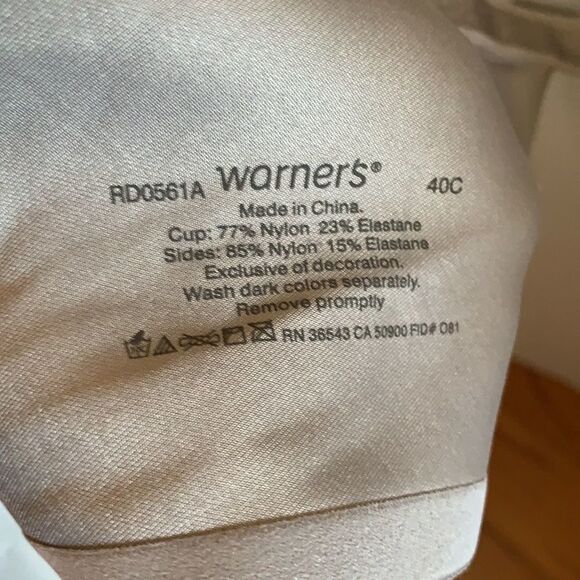 Warner’s 40C bra  - Picture 3 of 5
